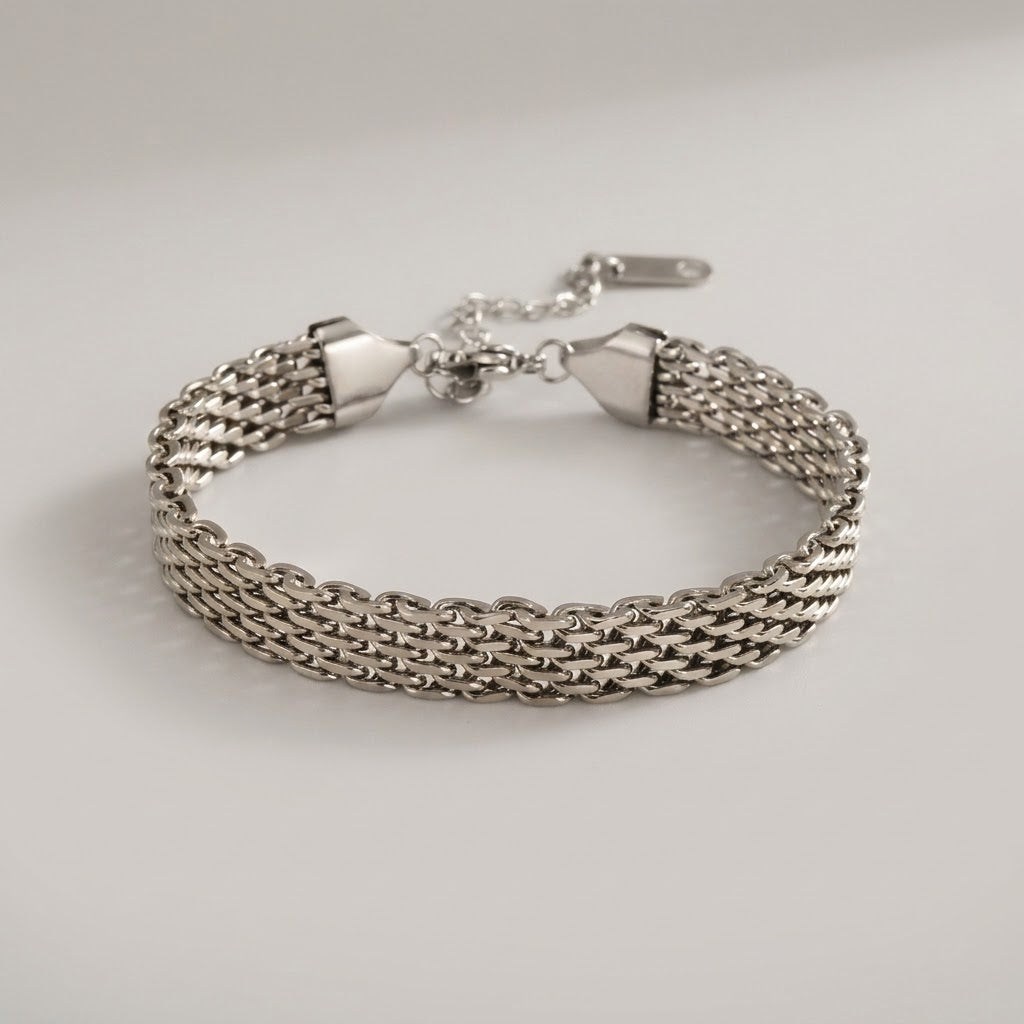 The Amora Woven Mesh Bracelet