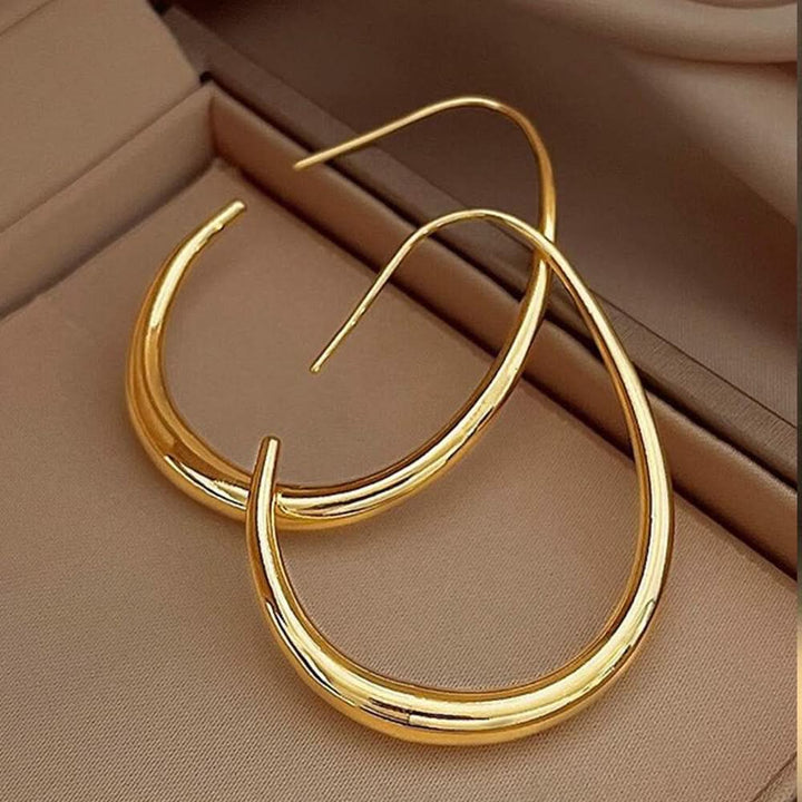 The Amora Teardrop Hoops