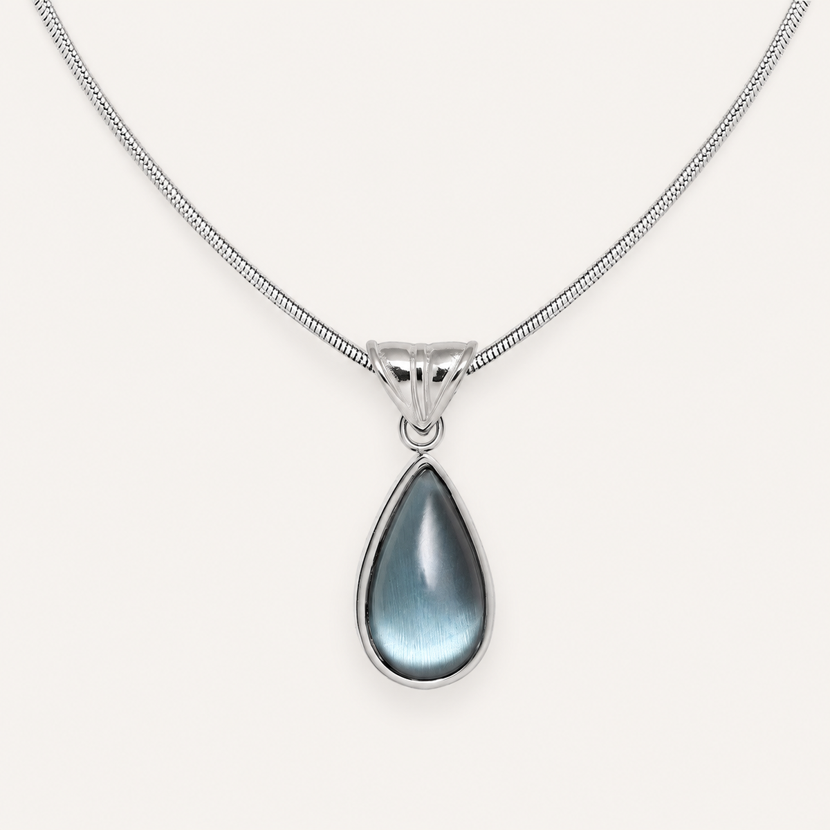 The Amora Teardrop Pendant