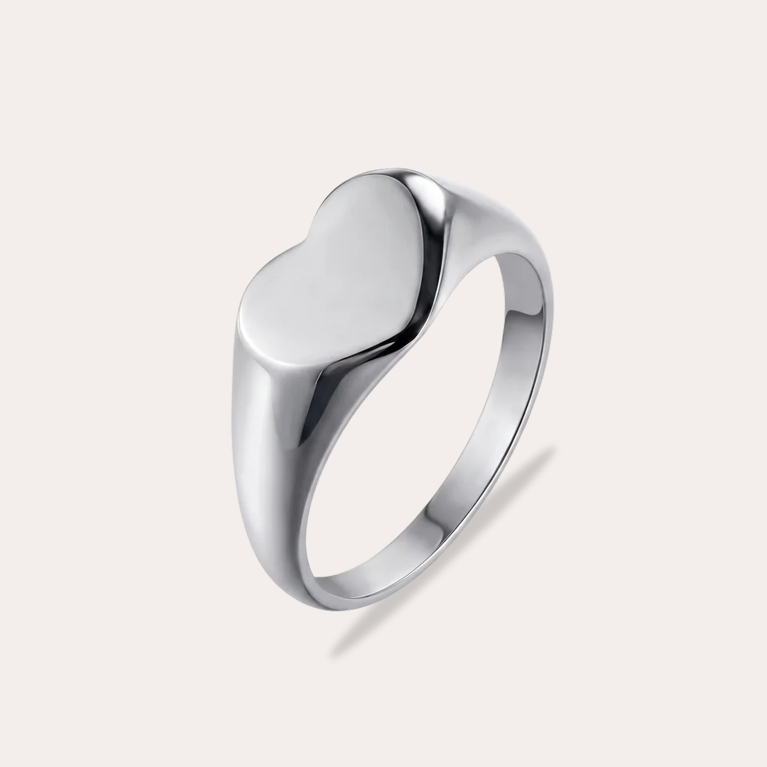 The Amora Heart Signet