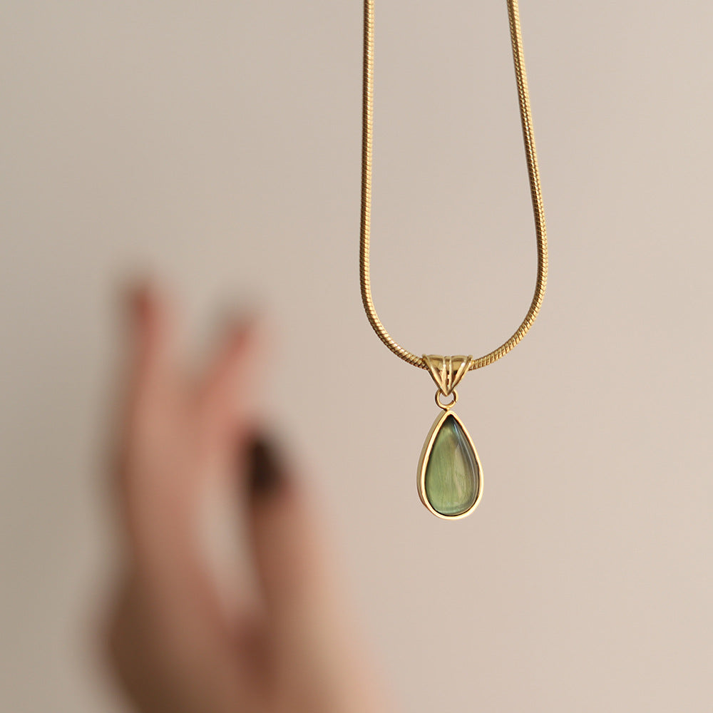 The Amora Teardrop Pendant