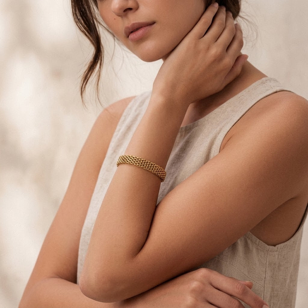The Amora Woven Mesh Bracelet