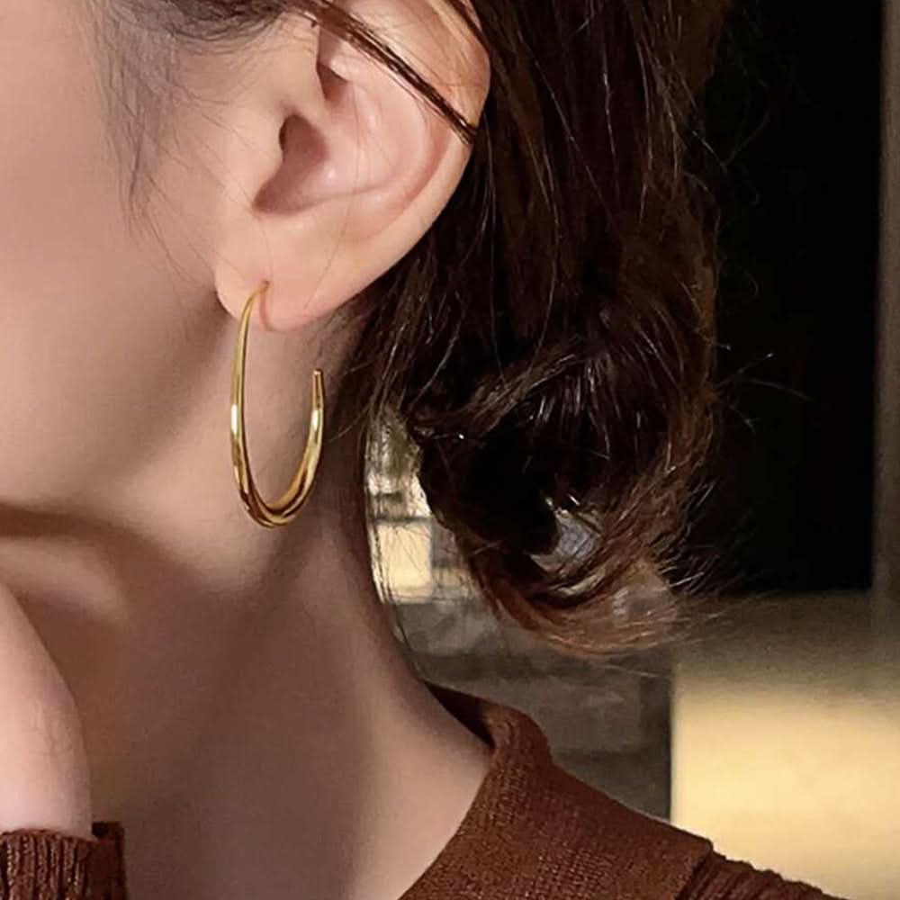 The Amora Teardrop Hoops
