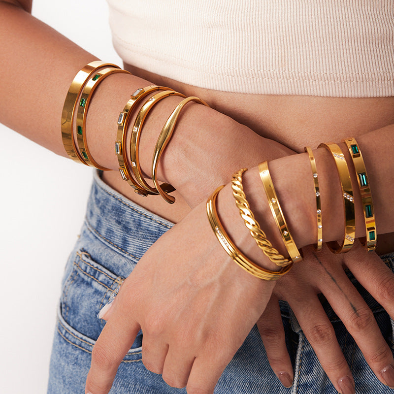 The Amora Pavé Bangle