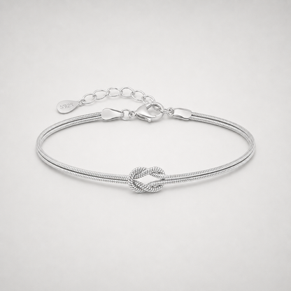 The Amora Knot