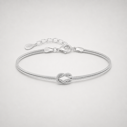 The Amora Knot