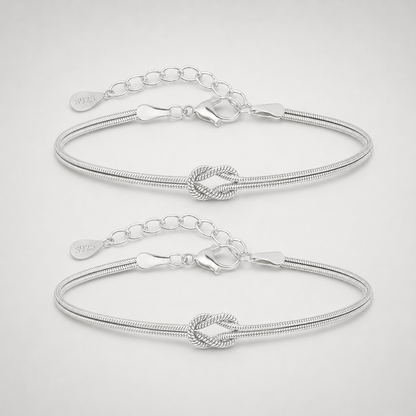 The Amora Knot