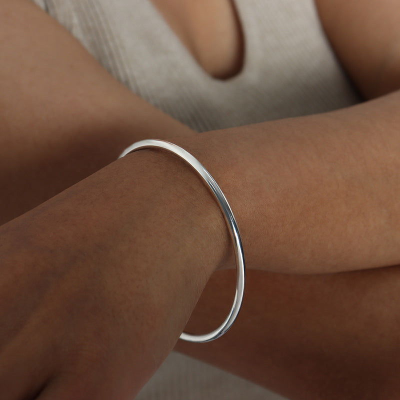 The Amora Stacking Bangle