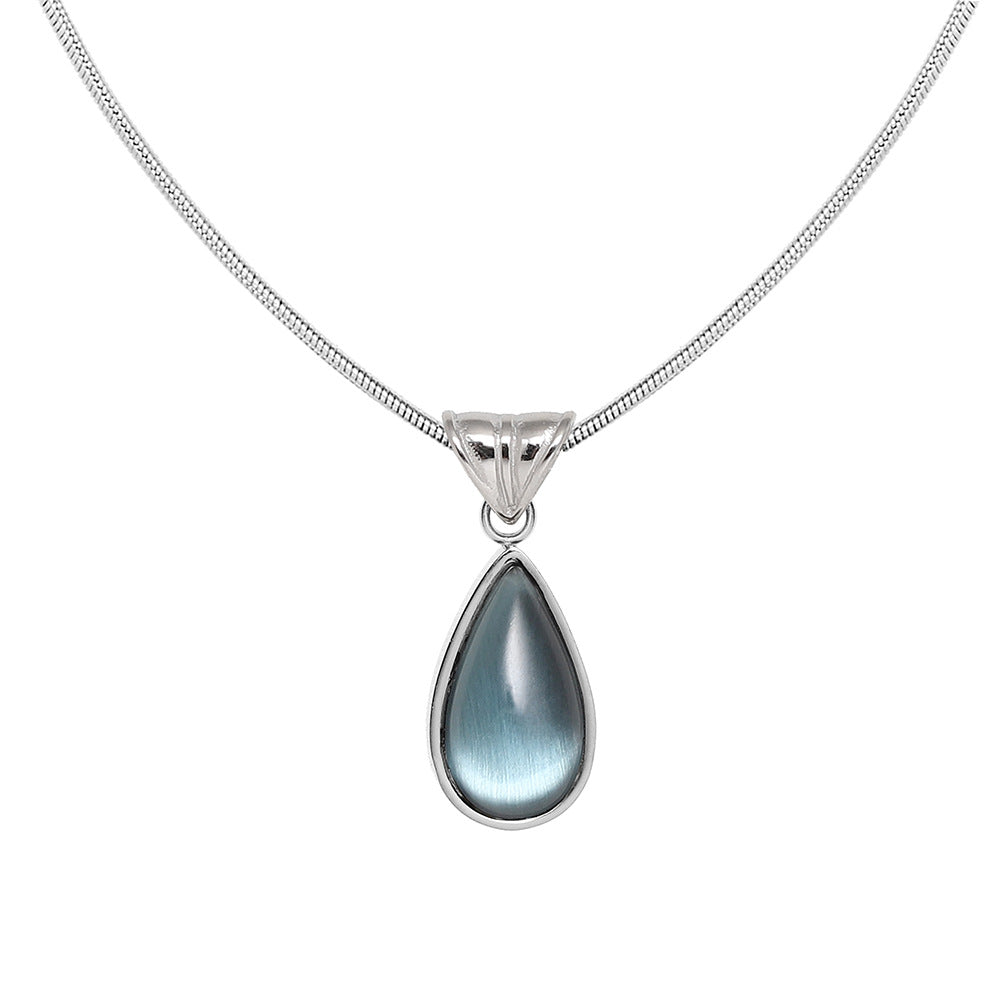 The Amora Teardrop Pendant