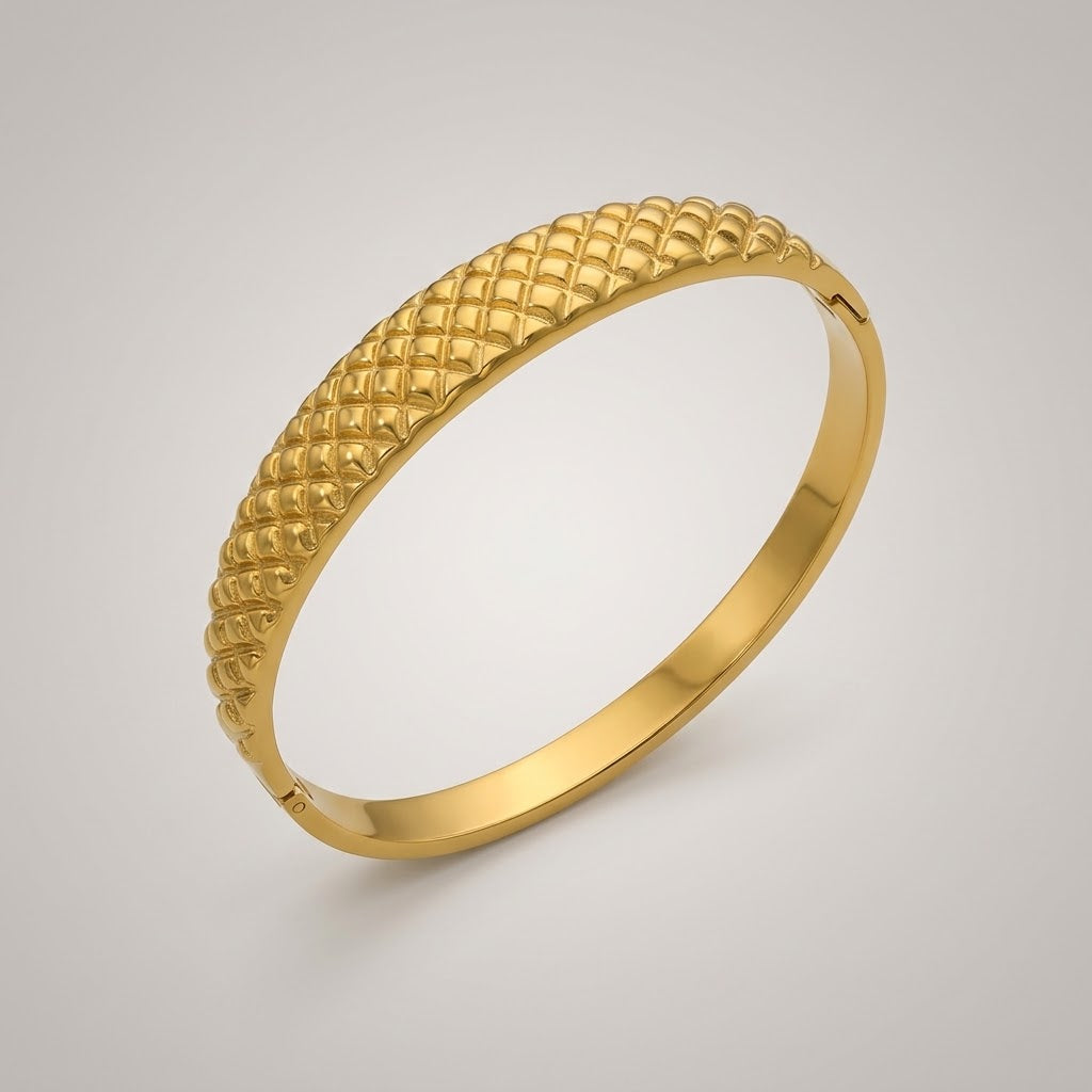 The Amora Quilted Bangle