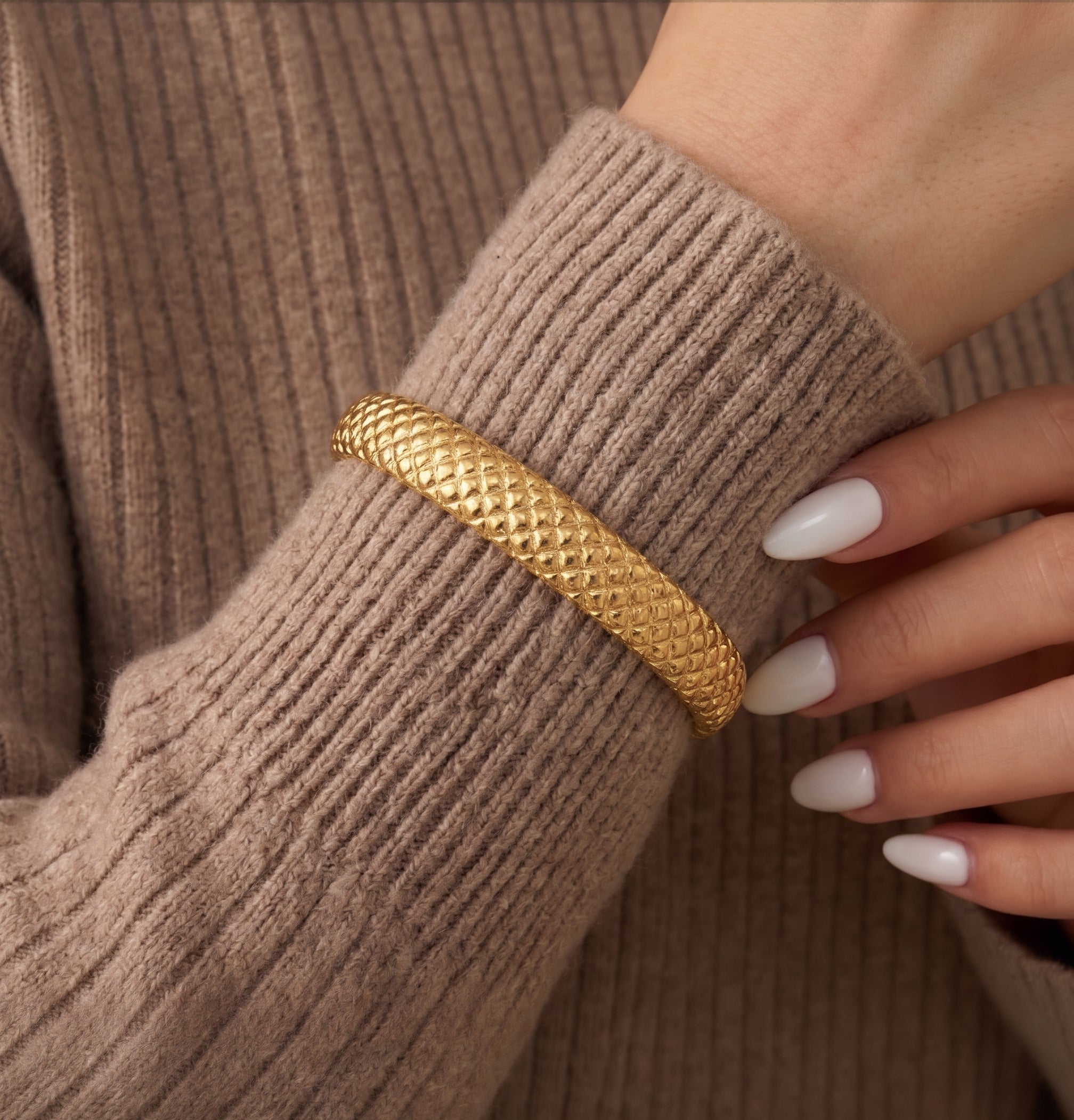 The Amora Quilted Bangle