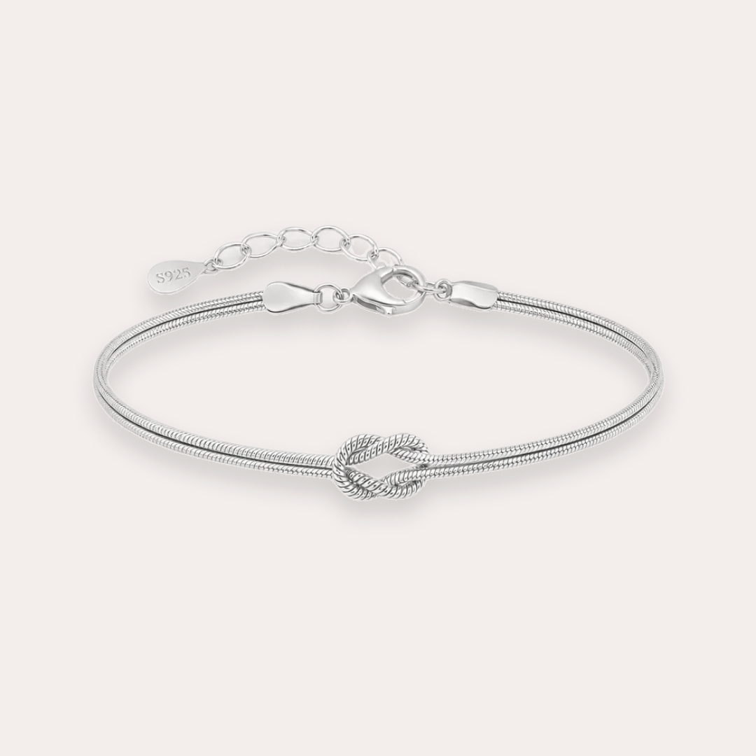 The Amora Knot
