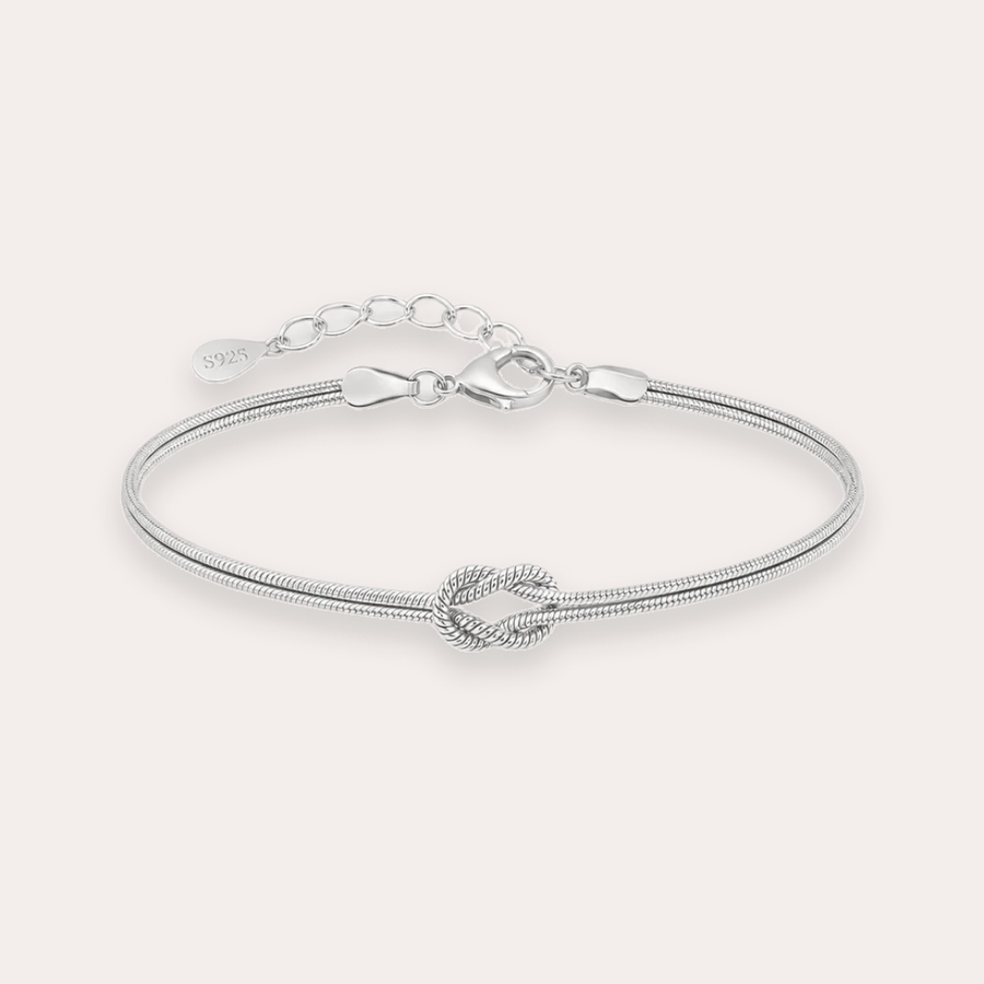 The Amora Knot