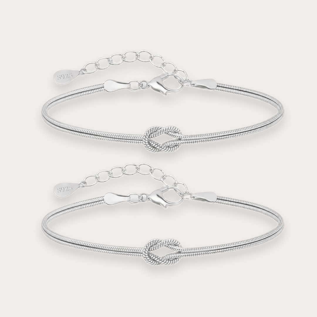 The Amora Knot