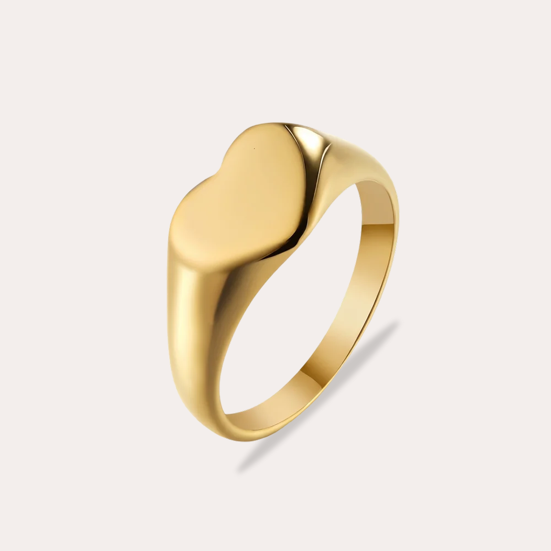 The Amora Heart Signet