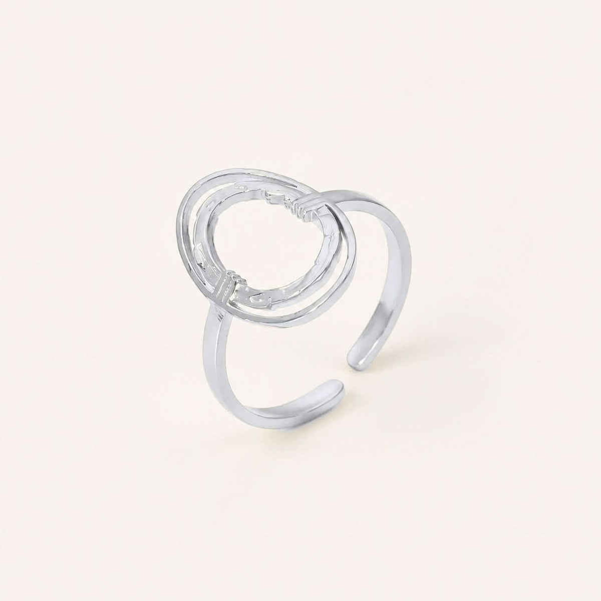 Kept ring in silver #Color_Silver