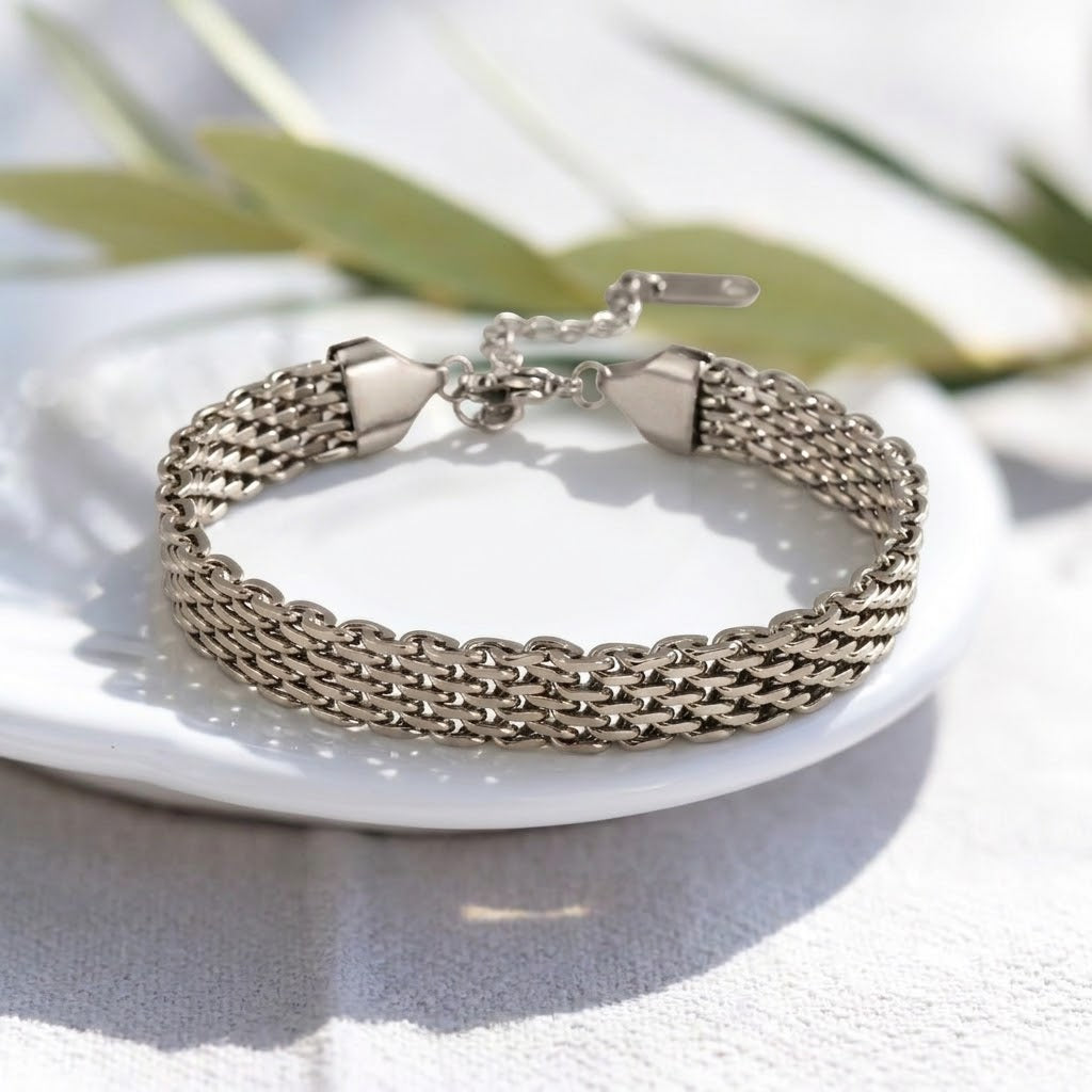 The Amora Woven Mesh Bracelet